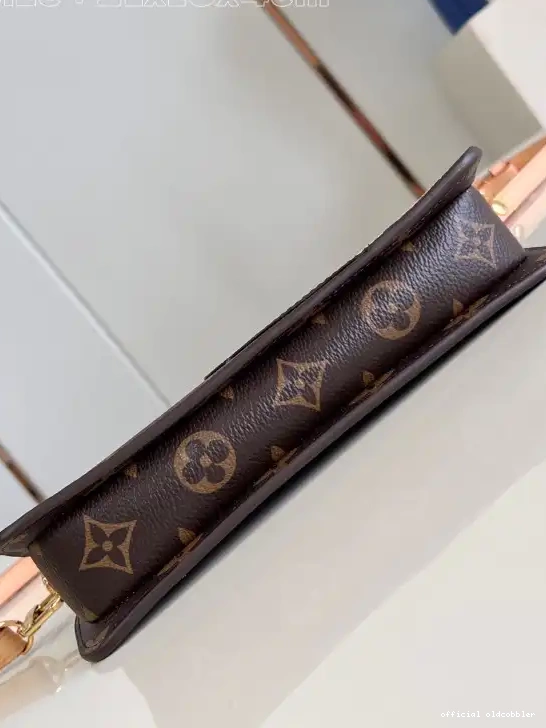 Official oldcobbler VUITTON LOUIS Pouch-21.5*13*4.5CM Lexington 0604